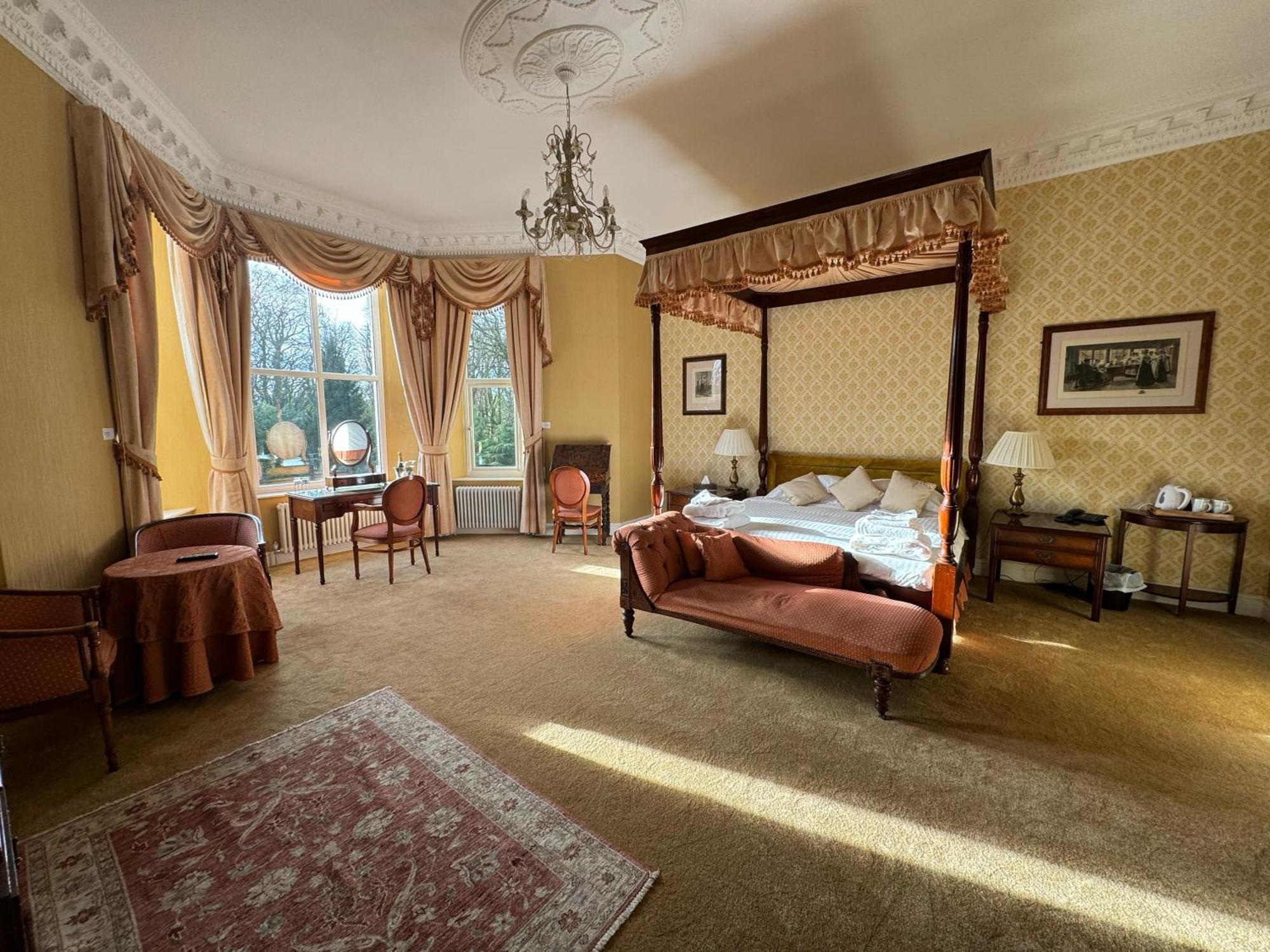 Tre-Ysgawen Hall & Spa Ллангефни Экстерьер фото
