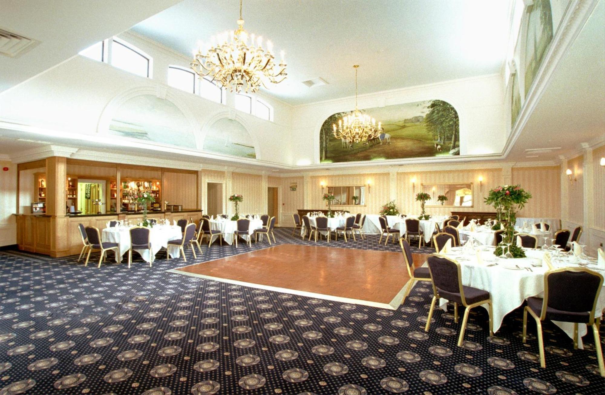 Tre-Ysgawen Hall & Spa Ллангефни Экстерьер фото